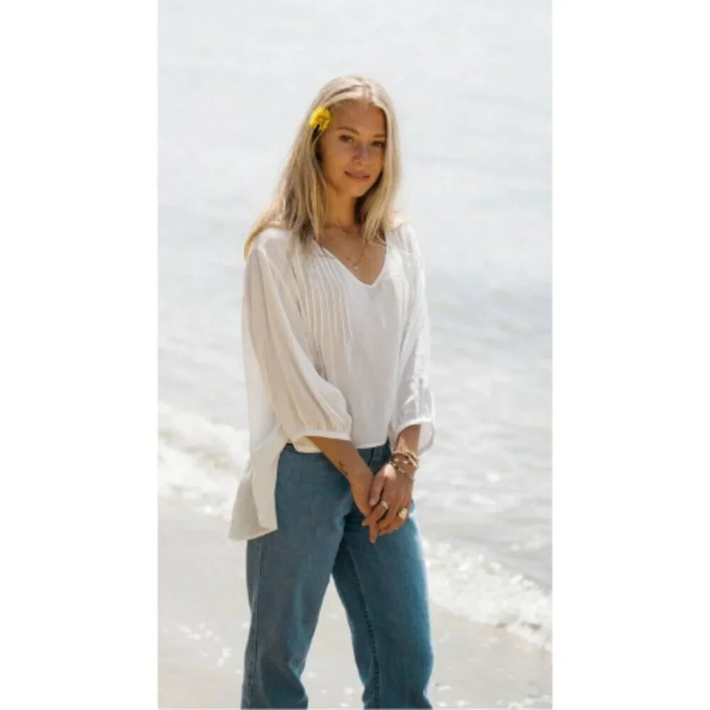 Jackson Rowe White V‑Neck Pintuck Blouse